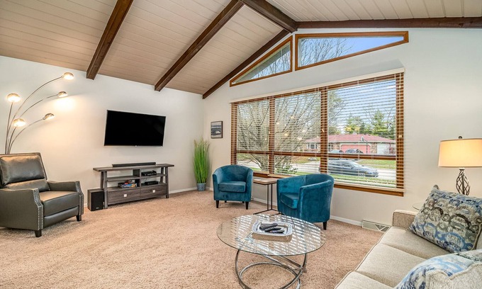 Elgin House | Elgin Rental – Greenridge