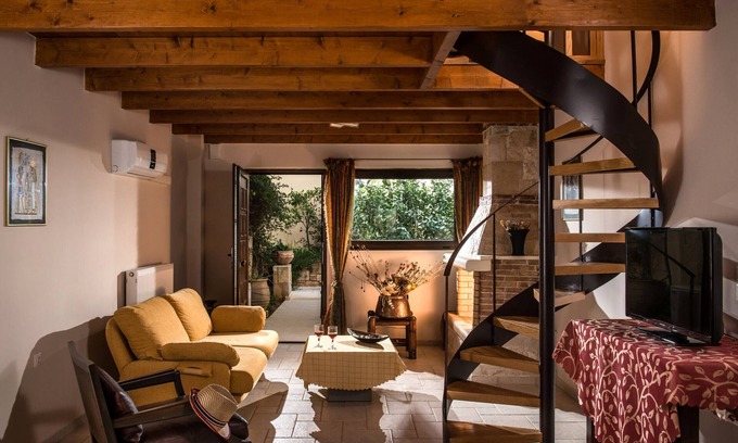 Palaiokastro Ski Chalet | Elia 4 ,cozy two-level maisonette,close to Heraklion