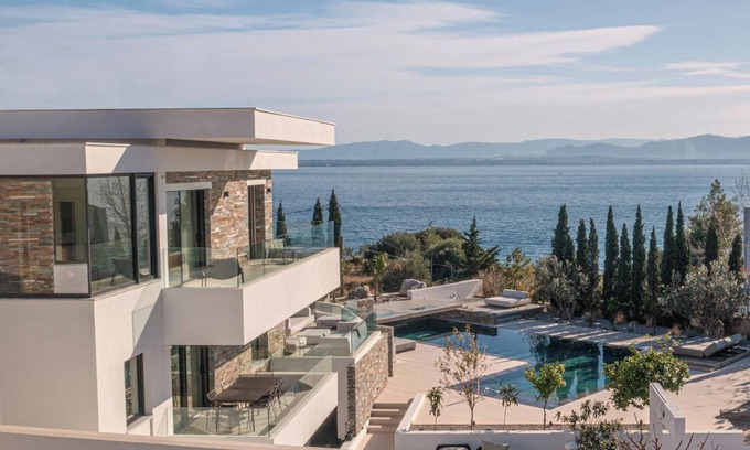 Loutraki-Agioi Theodoroi Villa | Elia Cove Luxury Villa I
