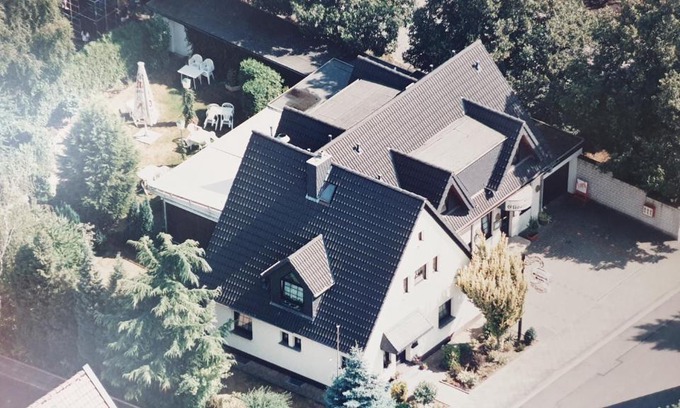 Reuschenberg House | Elisabeth Stube
