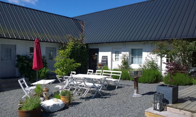 Kivik Bed & Breakfast | Elisetorp