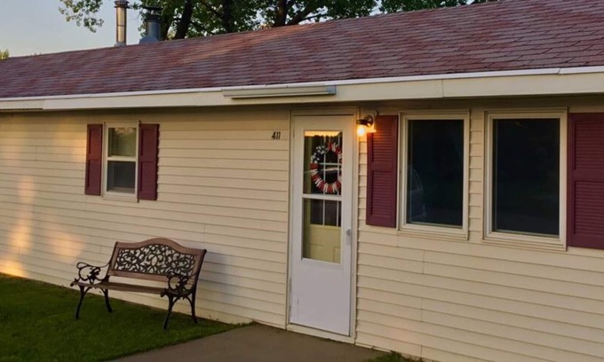 New Salem House | Elisha's Place ~ Close to I-94