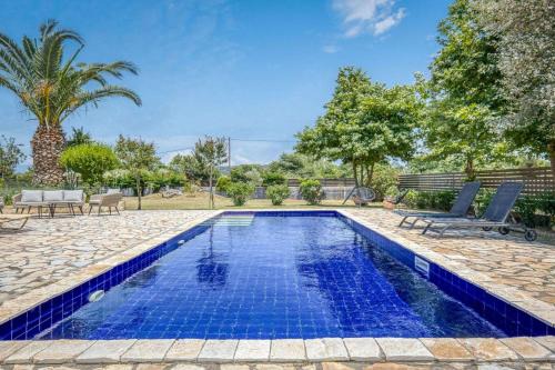 Parelia Villa | Elissavet by Vintage Travel