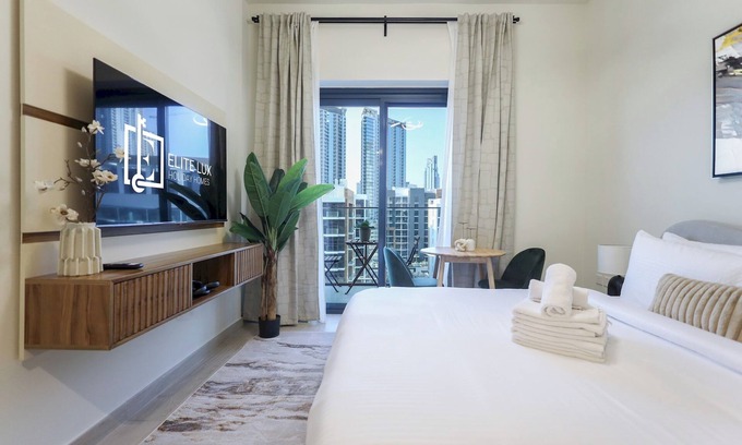 Nad Al Sheba Apartment | Elite LUX Holiday Homes - Contemporary Comfort – Studio in Azizi Riviera
