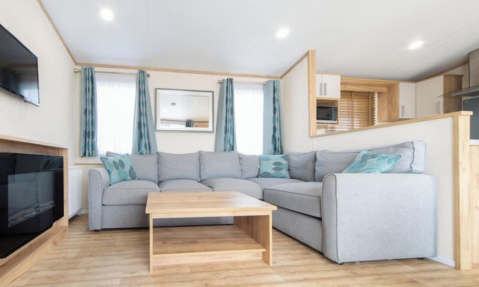 Hunstanton House | Elite Plus Hemsworth 4