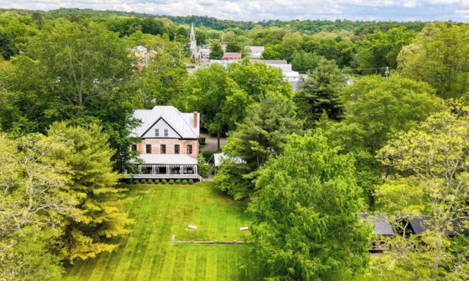 Leeds House | Elizabeth House + Creekside Cabins - Hudson Valley - Event Estate Sleeps 20