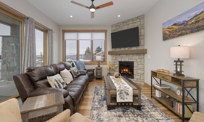 Fraser Condo | Elk Creek D102 private hot tub