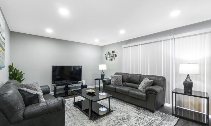 Elk Grove Village House | Elk Grove Village Rental