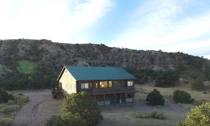 Gardner Cabin | Elk Haus Cabin, 5BR, 2.5 Bath, Pool Table, Sleeps 10-12, Super Private