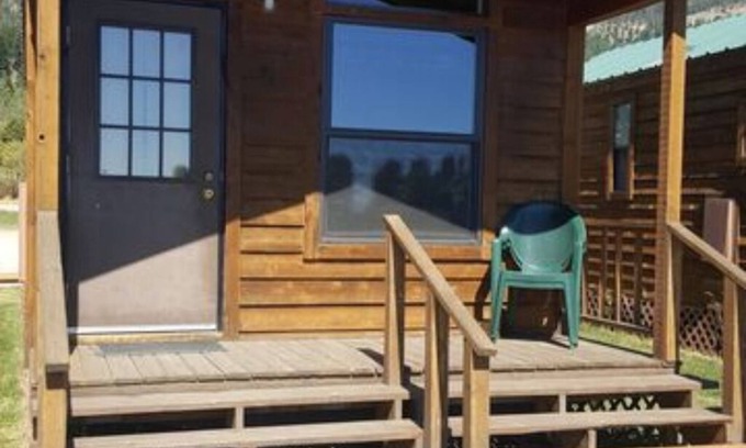 West Yellowstone Cabin | Elk Haven Camping Cabin 11