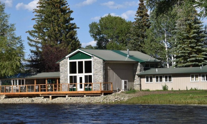 Saratoga House | Elk Hollow Lodge on North Platte River