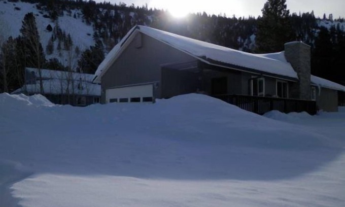 June Lake House | Elk House - 3 BR/2 BTH