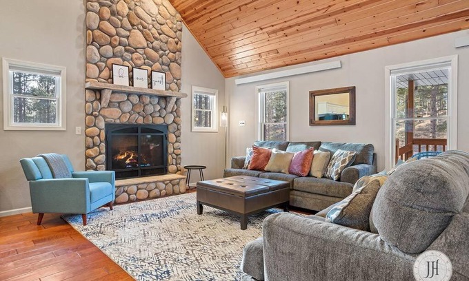 Custer House | Elk Ridge Fire Place Custer
