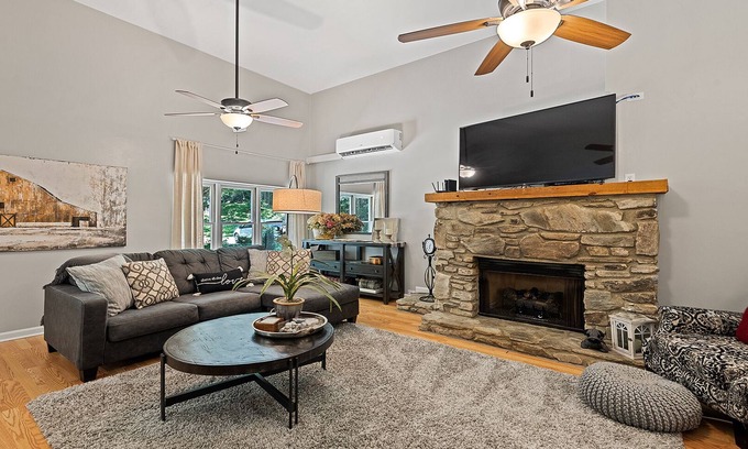 Maggie Valley House | Elk Valley Hideaway-Peaceful and Beautiful Creekside Escape w/Easy Access