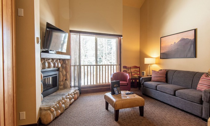 Elkhorn Village Condo | Elkhorn Village 2063 - New Listing! Resort Pools, Golf & Tennis