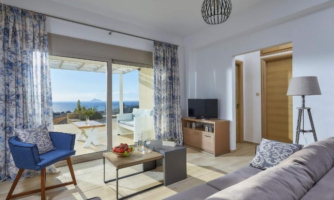Kalamaki Apartment | Elkysti Crete Deluxe Apartment "Corina"
