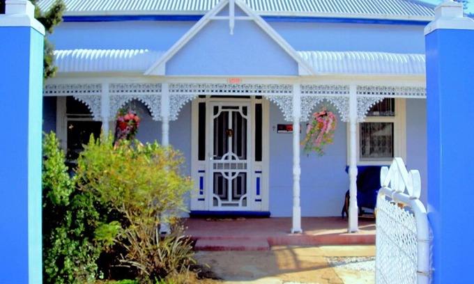 Broken Hill Cottage | ELLA'S PLACE - CHARMING MINER'S HERITAGE COTTAGE