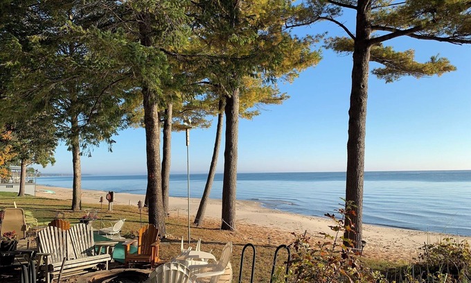 Tawas City Cabin | Ella’s Escape Located on Lake Huron and it is Pet Friendly!
