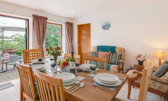 Unstone House | Ellencroft - Three Bedroom House, Sleeps 6