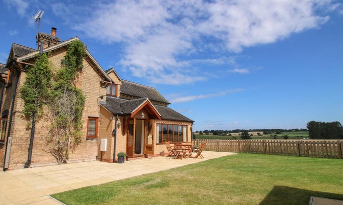 Ellenhall House | Ellenhall Farm Cottage