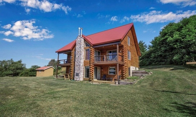 Farmersville Station Cabin | Ellicottville Cabin w/hot tub, stocked pond & 150+ acres of land to explore!