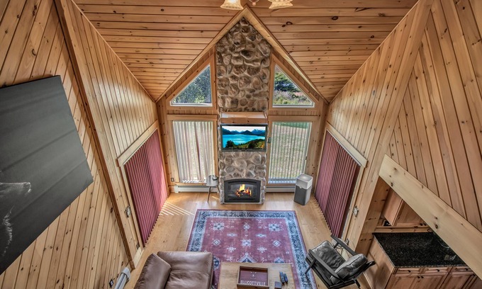 Farmersville Station Ski Chalet | Ellicottville Private Resort, Ski, Explore, Rest! -15 min to Ski/town