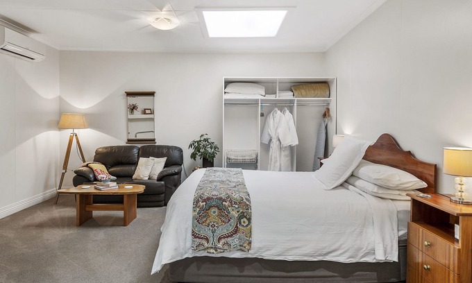 Stanley Apartment | Ellie's Studio Apartment, Stanley