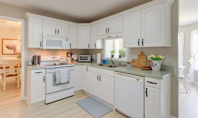 Ellijay House | Ellijay Vacation Home w/Hot Tub & Game Room!