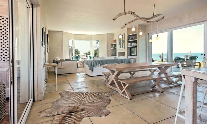 Kenton on Sea Apartment | ELLIOT 22, 100m from beach & river mouth