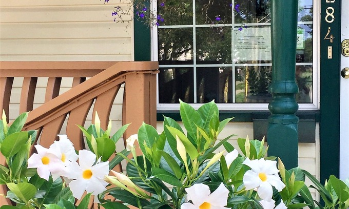 Niagara Falls Bed & Breakfast | Ellis House B&B, Niagara Falls