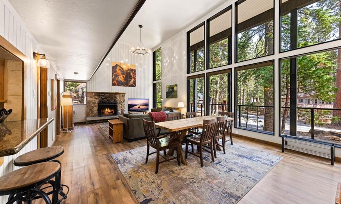 Tahoe Woods House | Ellis Peak Retreat - Hot Tub, Wood Fireplace, Close to Tahoe City & Dining