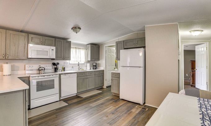 Santee House | Elloree Vacation Rental ~ 7 Mi to Lake Marion!