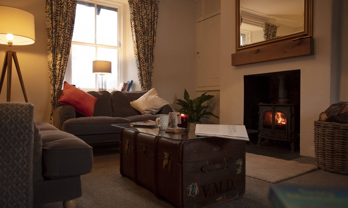 Gorebridge Cottage | Elm Cottage - a charming traditional stone cottage with 2 bedrooms on Arniston Estate