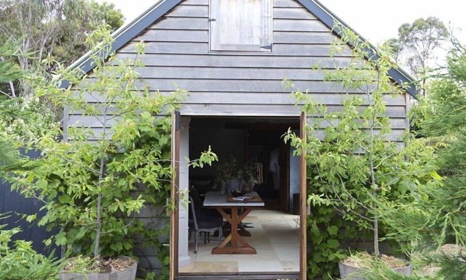 Oatlands Bed & Breakfast | Elm Cottage Barn