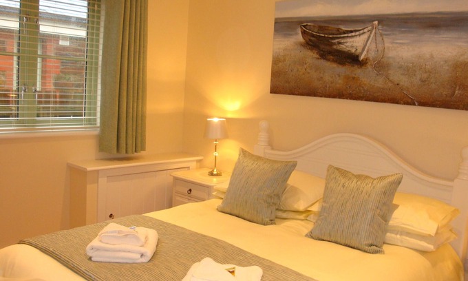 Grampound Cottage | Elm Cottage, Purpose Built Wheelchair Friendly Cottage