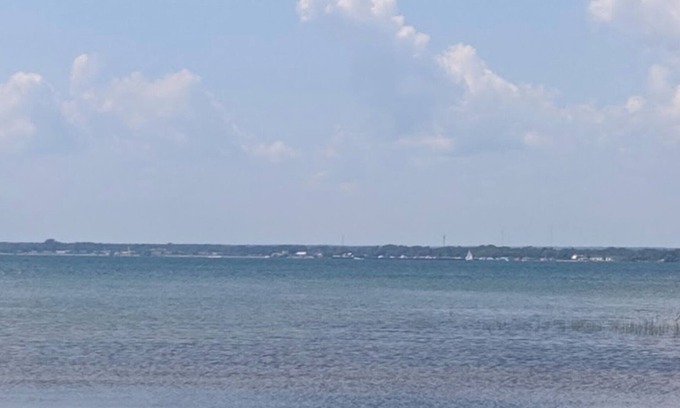 Tawas City Cottage | (Elm) Cozy Lakeside 2 Bed 2 Bath Cottage - Pets OK