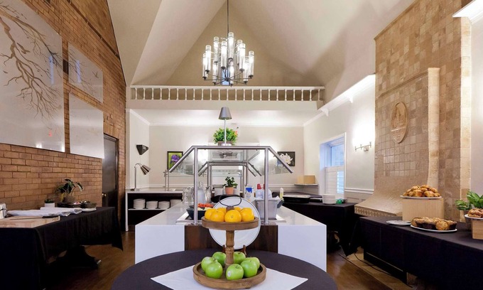 Ingersoll Hotel | Elm Hurst Inn & Spa