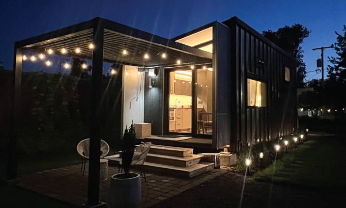 Tieton Cabin | Elm Street Studio, Artful Luxury Tiny Cabin | 2 Queen Beds | Private Garden | Great location | Park