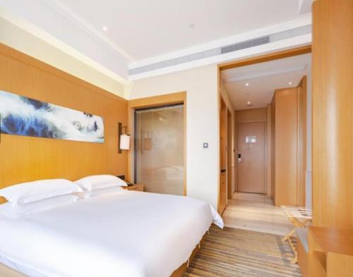Pudong Hotel | Elong Me Hotel Shanghai International Tourism and Resorts Zone