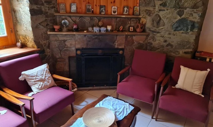 Kalopanayiotis House | Elpiniki's Old Three Bedroom House