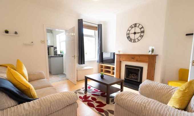 Goole House | Elsie House by Lavender Stays, Free WIFI, 6 guests