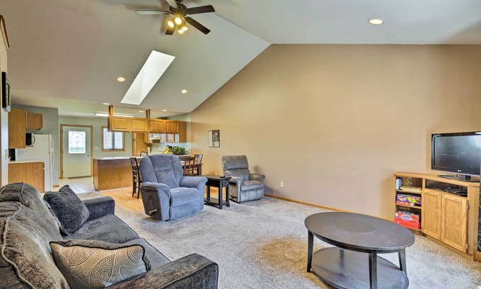 Elwood House | Elwood Townhome w/Patio - 7 Mi to Johnson Lake