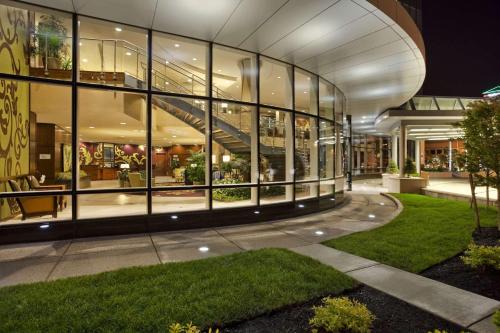 Downtown Buffalo Hotel | Embassy Suites Buffalo