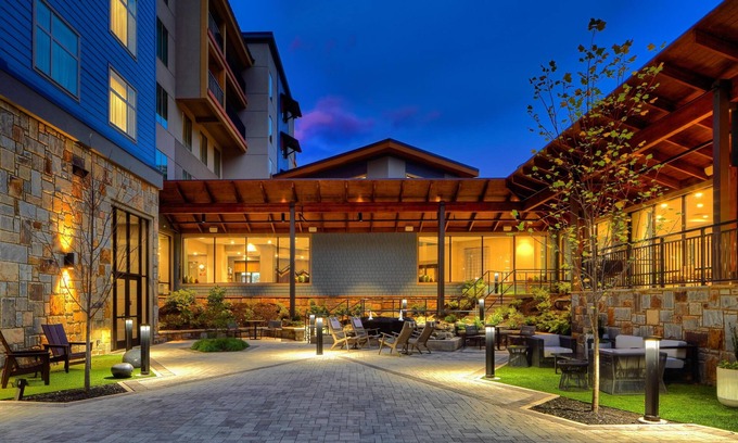 Gatlinburg Hotel | Embassy Suites By Hilton Gatlinburg Resort