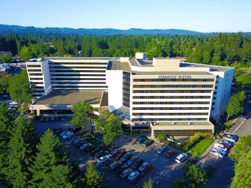 Tigard Hotel | Embassy Suites by Hilton Portland Tigard