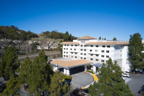 San Rafael Hotel | Embassy Suites by Hilton San Rafael Marin County