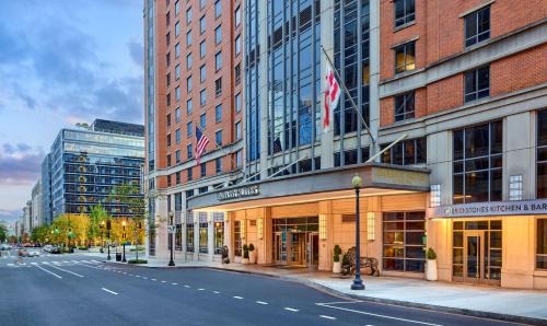 Downtown Washington D.C. Hotel | Embassy Suites by Hilton Washington DC Convention Center