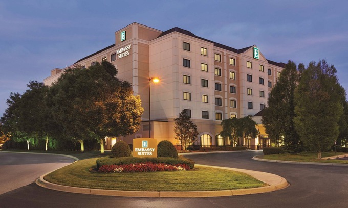 Lyndon Hotel | Embassy Suites Louisville East