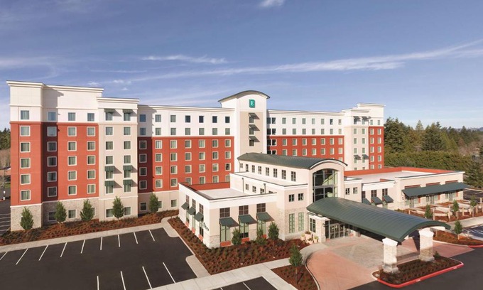Tanasbourne Hotel | Embassy Suites Portland/Hillsboro