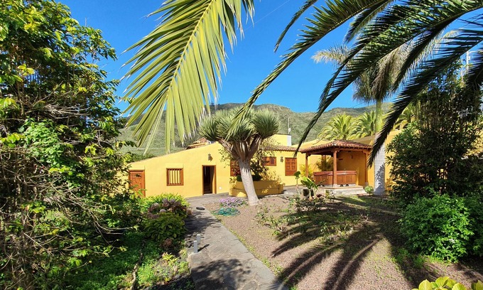 Tegueste Cottage | Emblematic House "La Arañita".